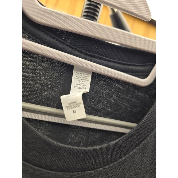 Artist-Signed Black Cotton Graphic T-Shirt Medium “Bust Sculpture” Print - Picture 4 of 5